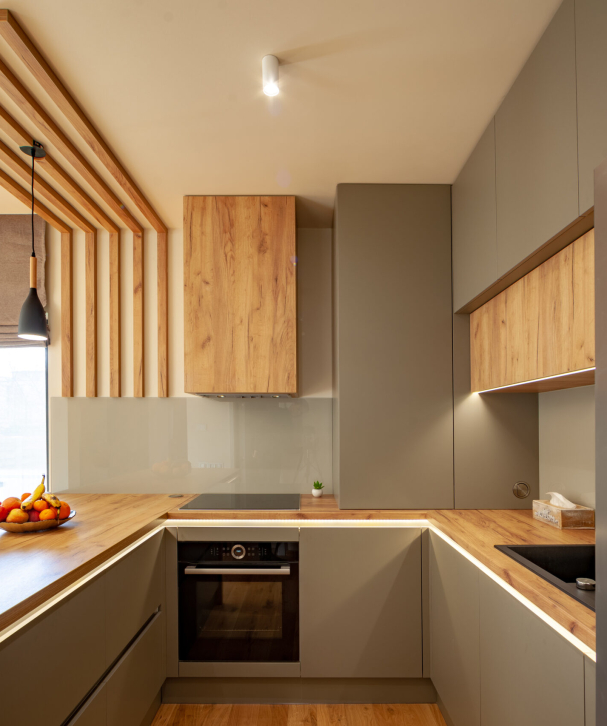 Beautiful,Grey,Modern,Kitchen,In,A,Luxury,Apartment,With,Stainless